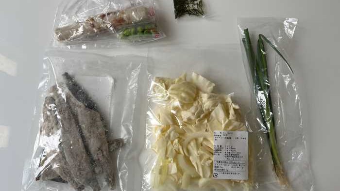 ヨシケイ「カットミール」2日目の国産いわしの蒲焼き丼と野菜のかきたま煮の材料